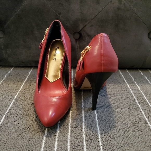 Hot Red Heels 👠 🔥 - Picture 3 of 5